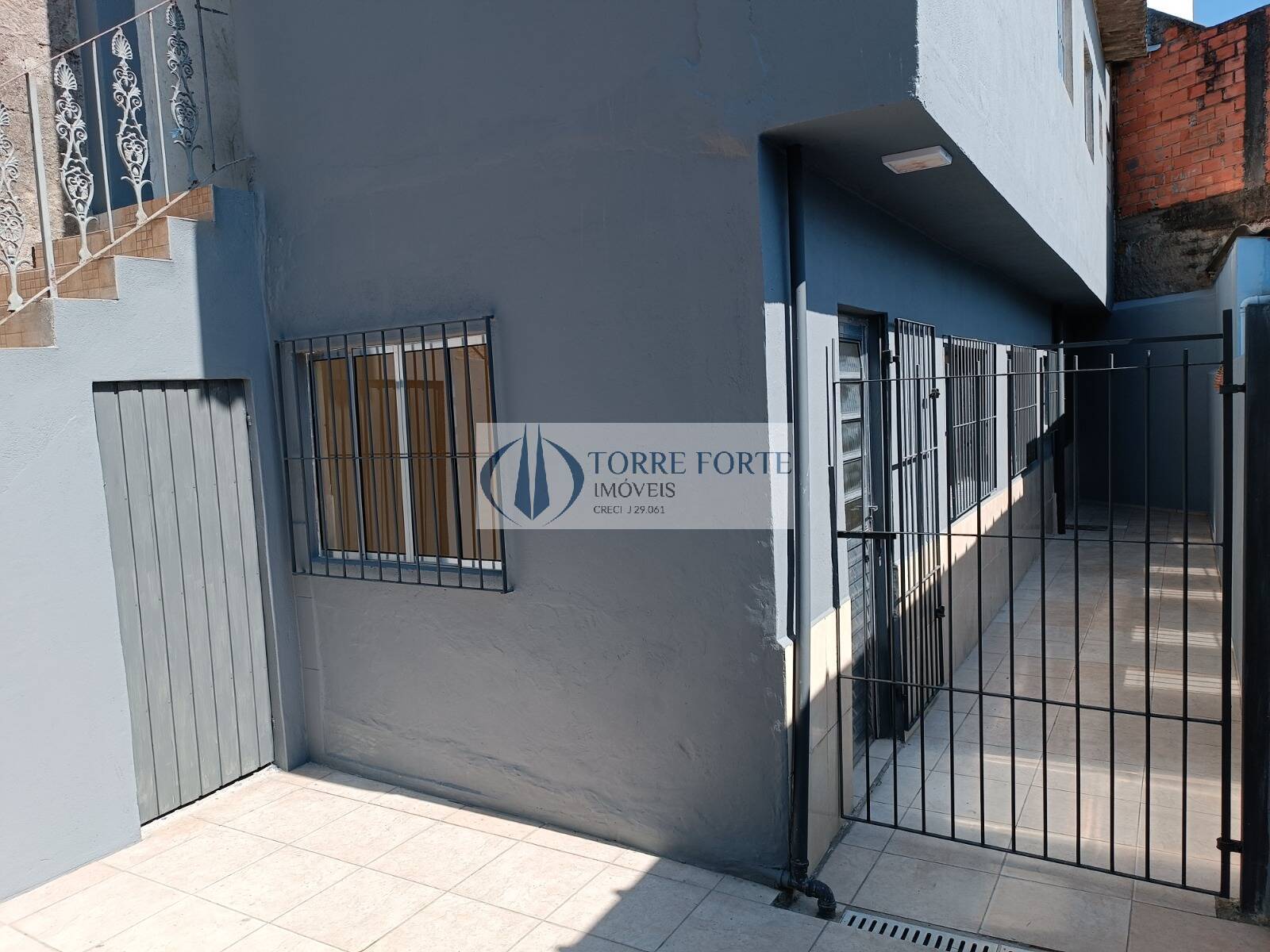 Casa à venda com 5 quartos, 245m² - Foto 1
