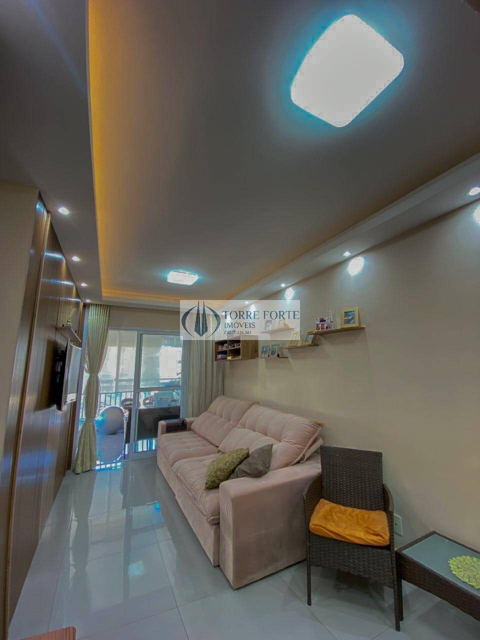 Apartamento à venda com 2 quartos, 71m² - Foto 1