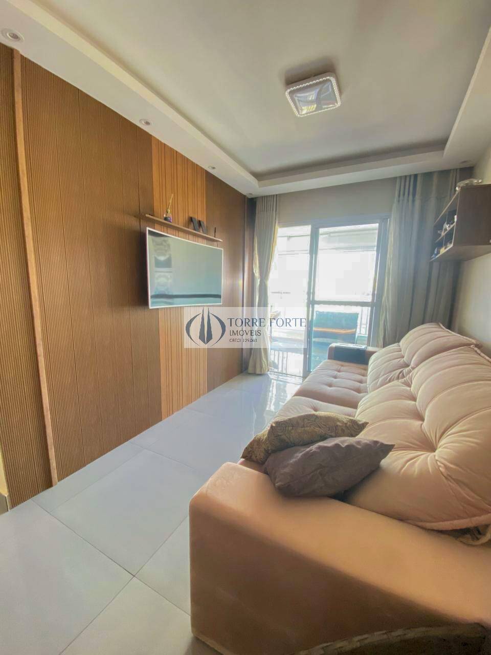 Apartamento à venda com 2 quartos, 71m² - Foto 2