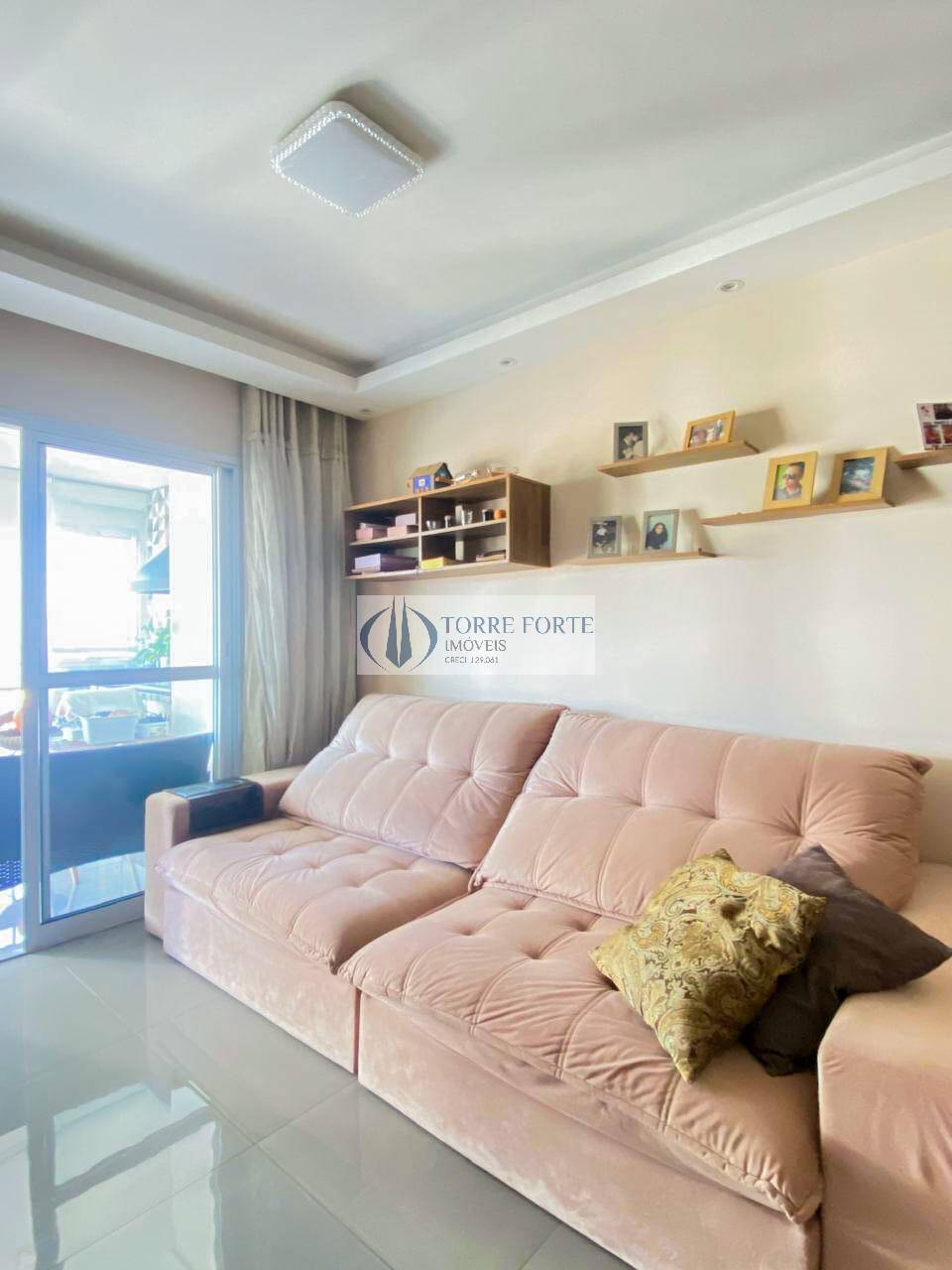 Apartamento à venda com 2 quartos, 71m² - Foto 4