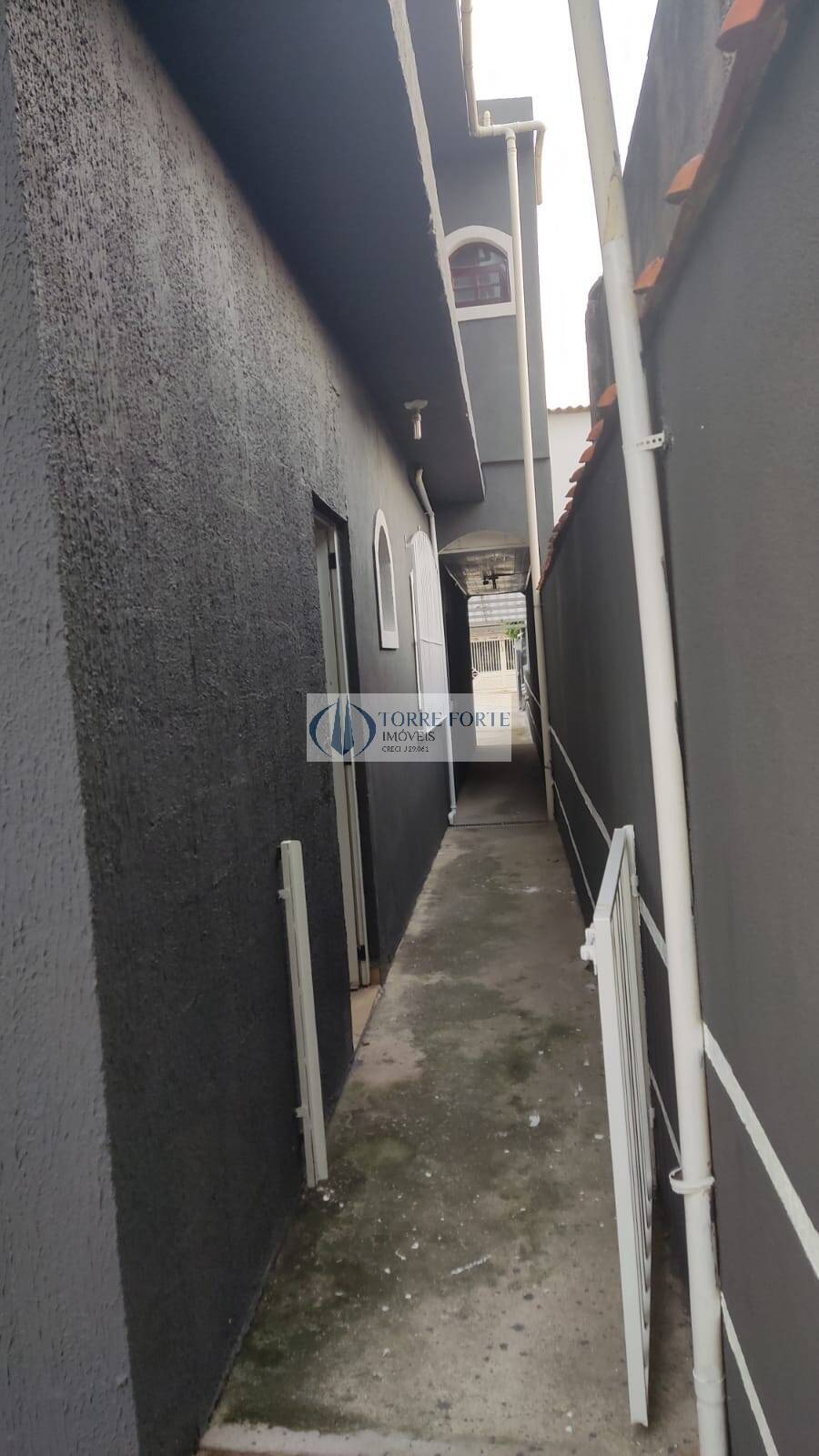 Casa à venda com 4 quartos, 181m² - Foto 11