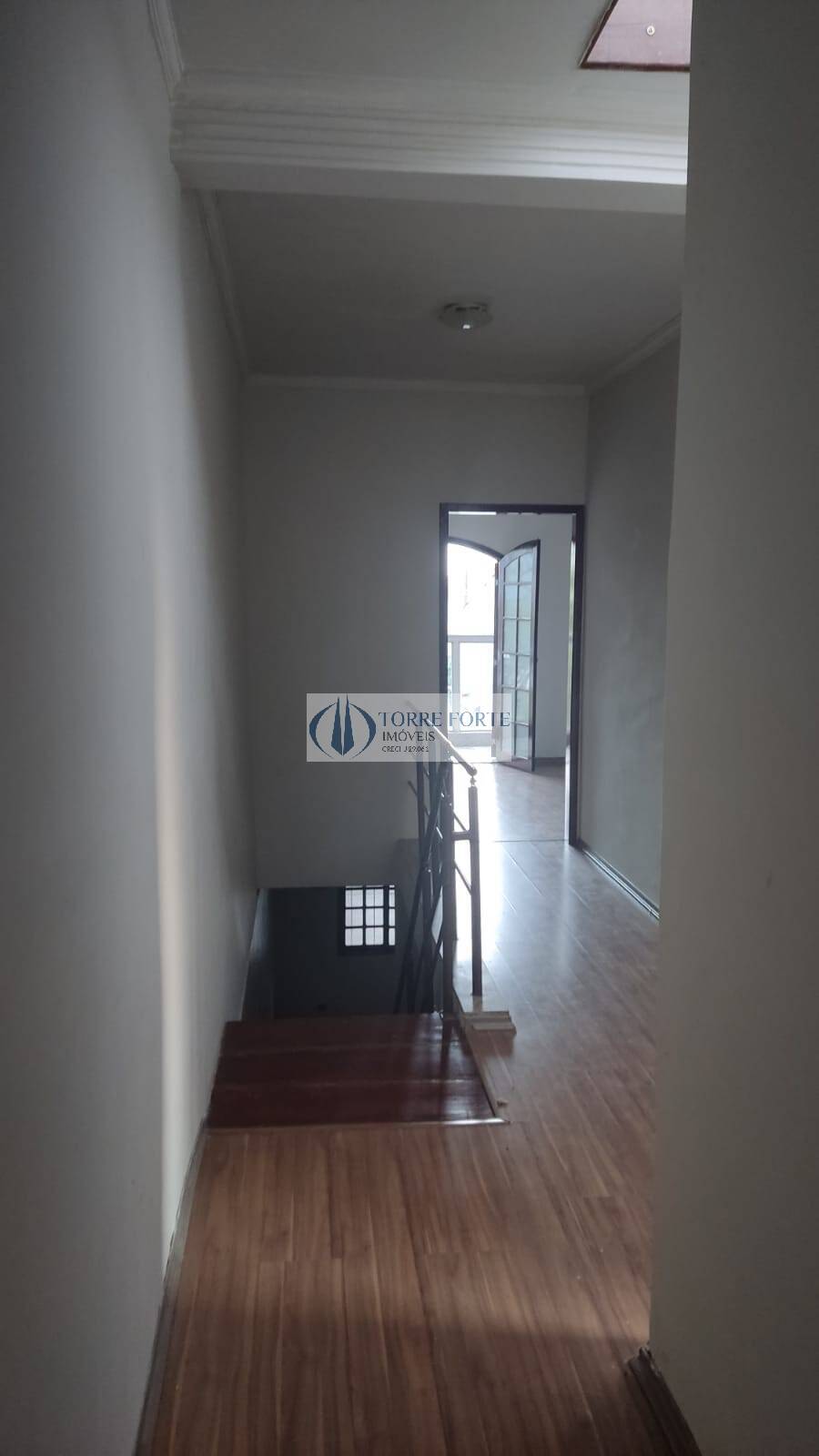 Casa à venda com 4 quartos, 181m² - Foto 4