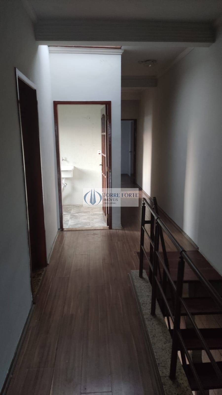 Casa à venda com 4 quartos, 181m² - Foto 3