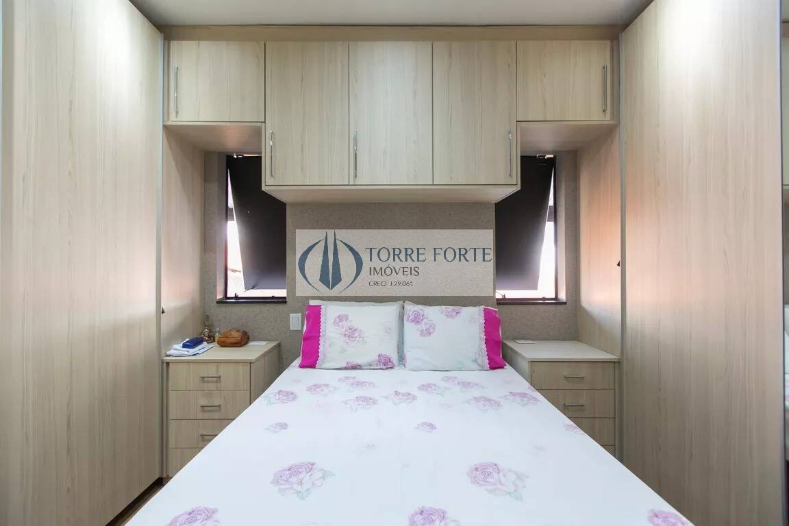 Casa à venda com 4 quartos, 132m² - Foto 62