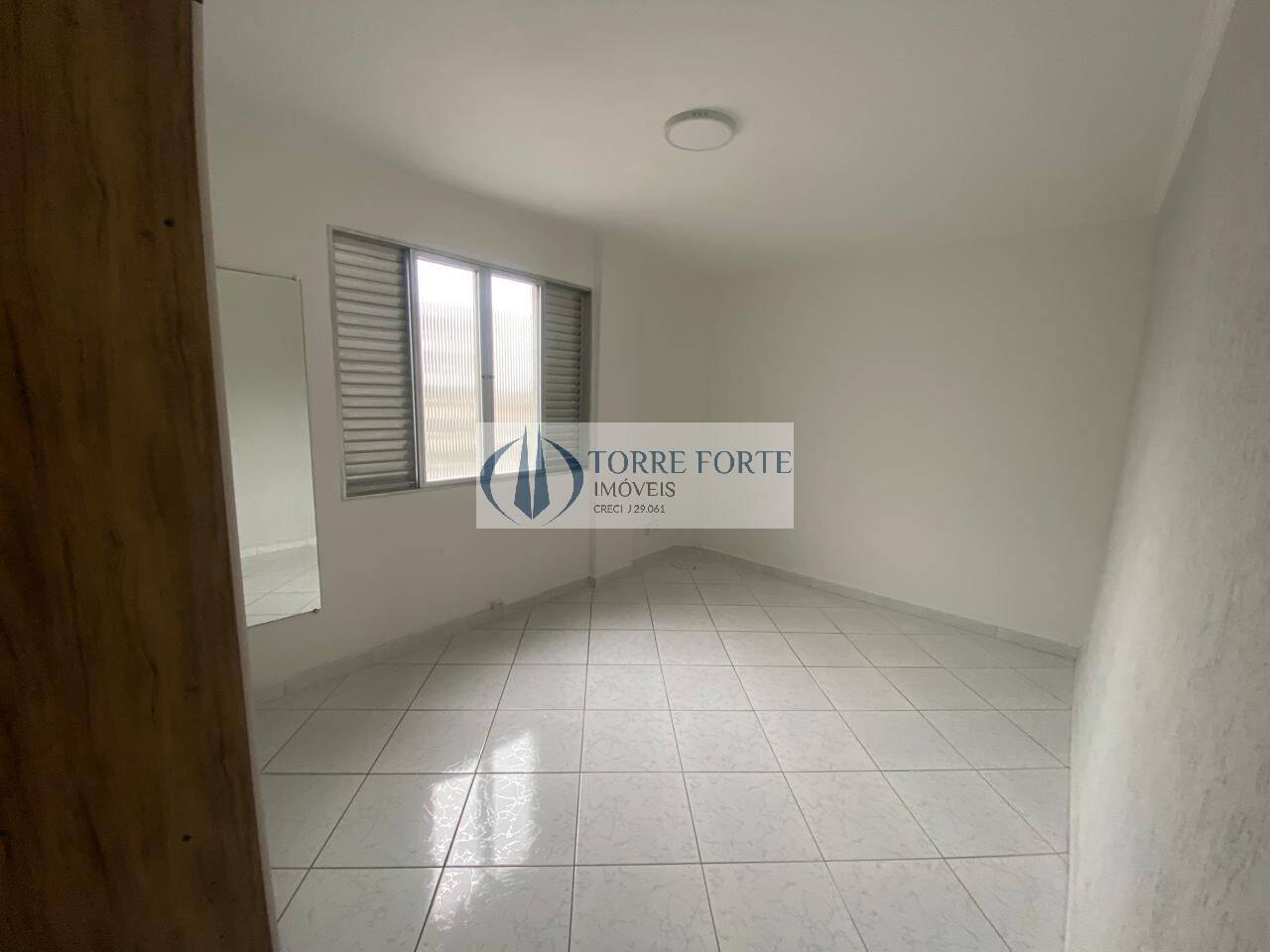 Apartamento à venda com 1 quarto, 50m² - Foto 5