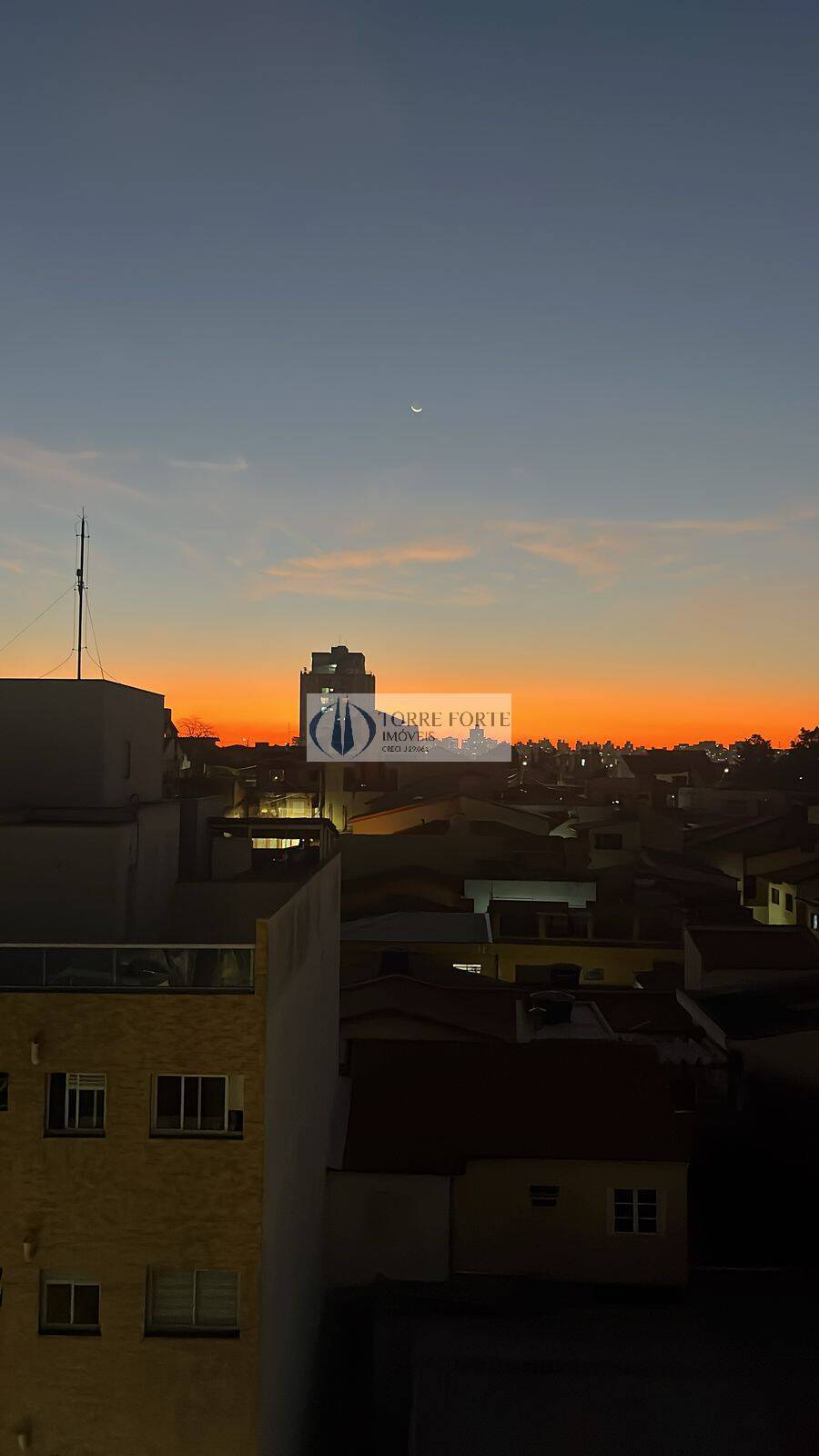 Apartamento à venda com 3 quartos, 110m² - Foto 2