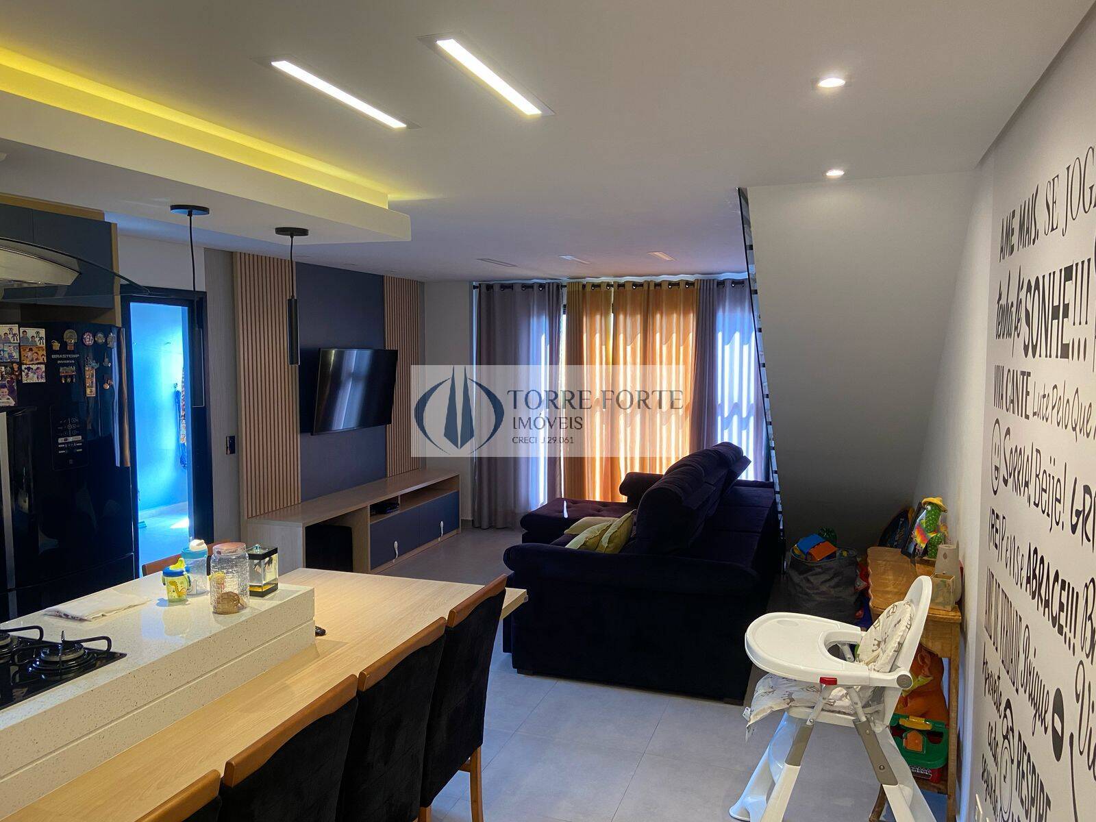 Apartamento à venda com 3 quartos, 110m² - Foto 1