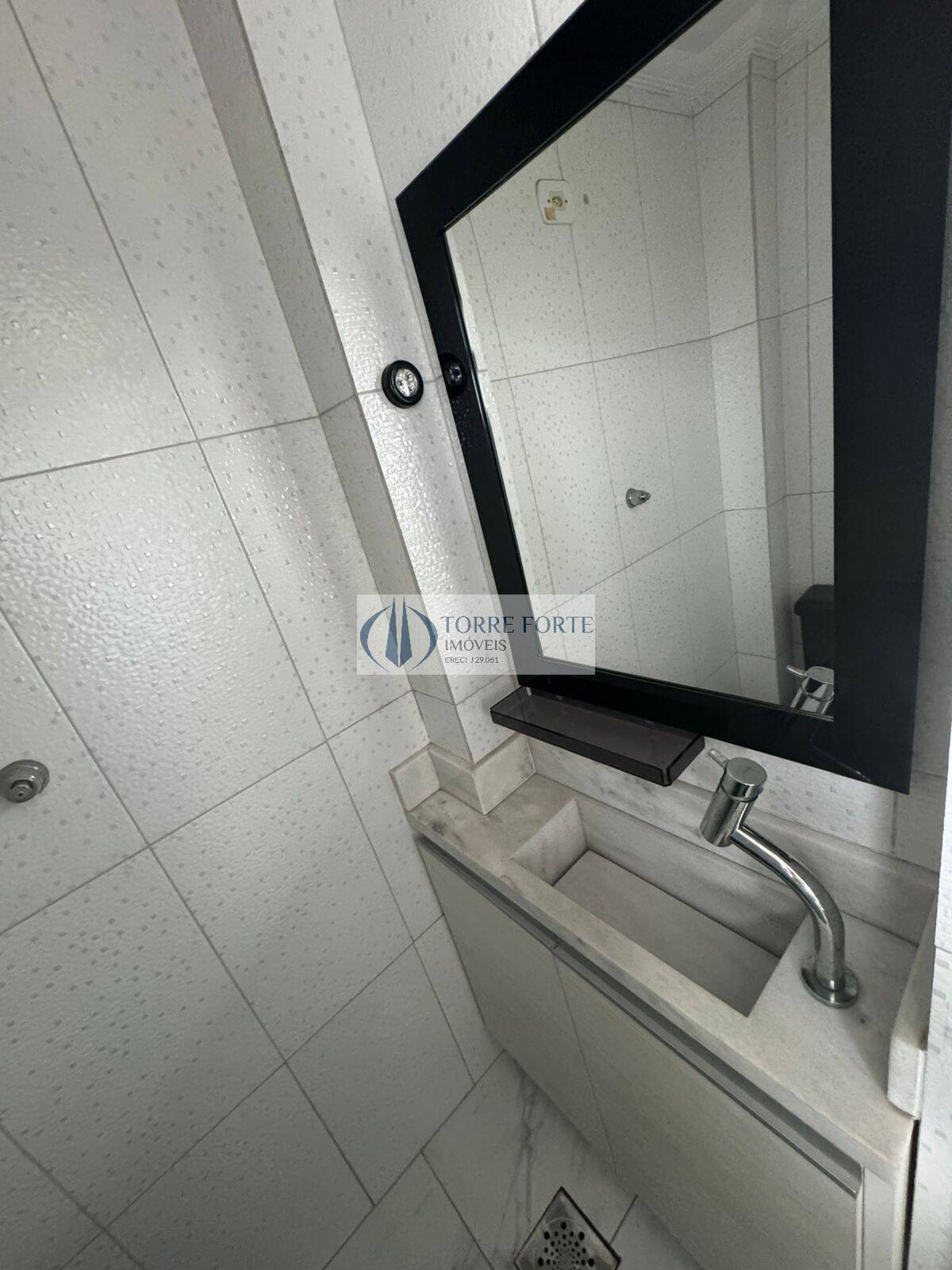 Apartamento para alugar com 2 quartos, 68m² - Foto 8