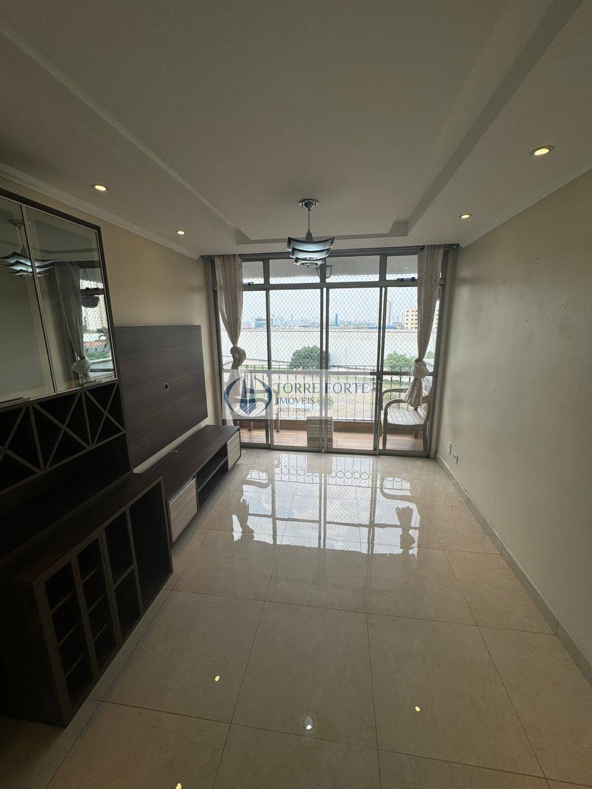 Apartamento para alugar com 2 quartos, 68m² - Foto 4
