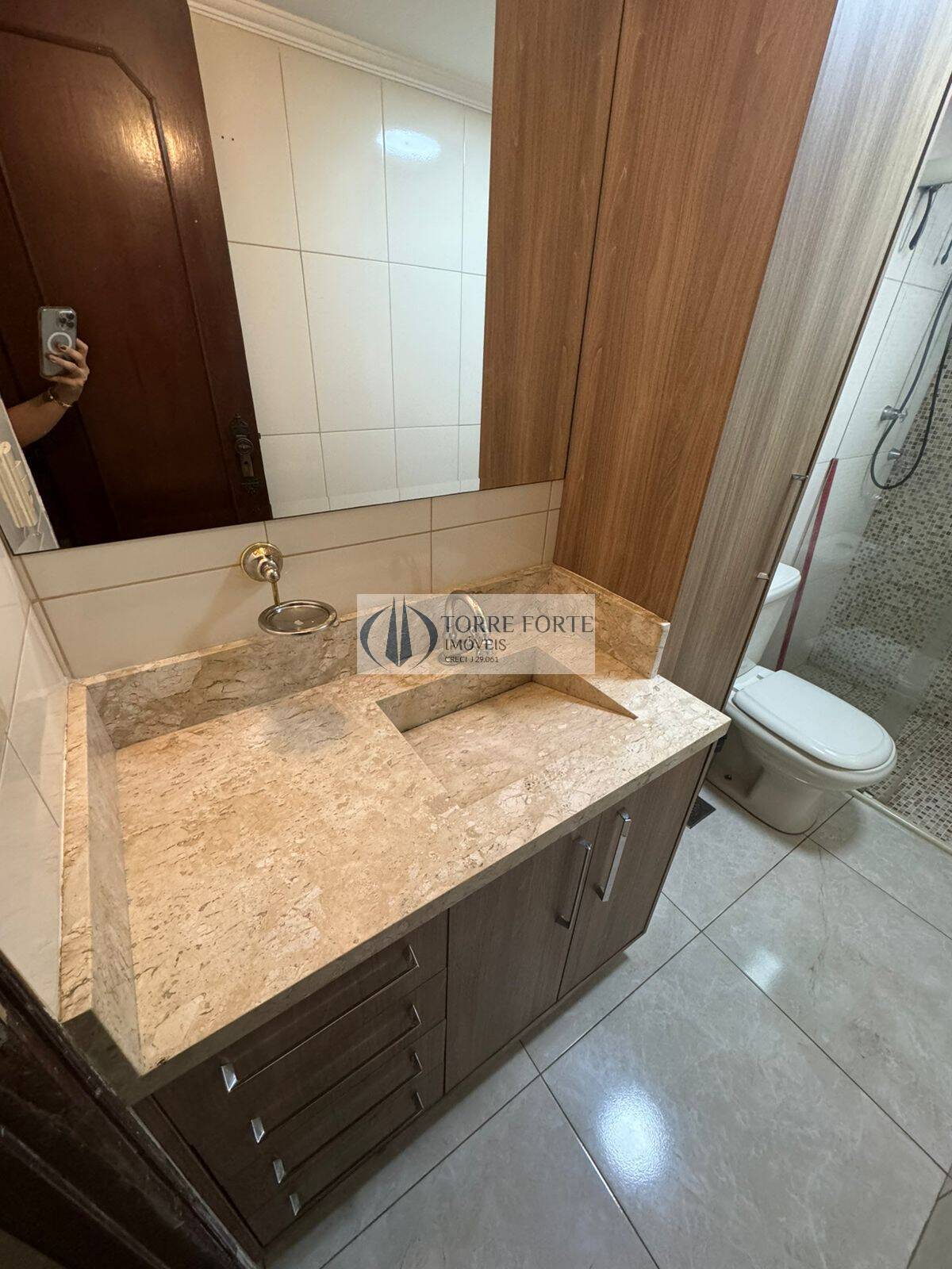 Apartamento para alugar com 2 quartos, 68m² - Foto 13