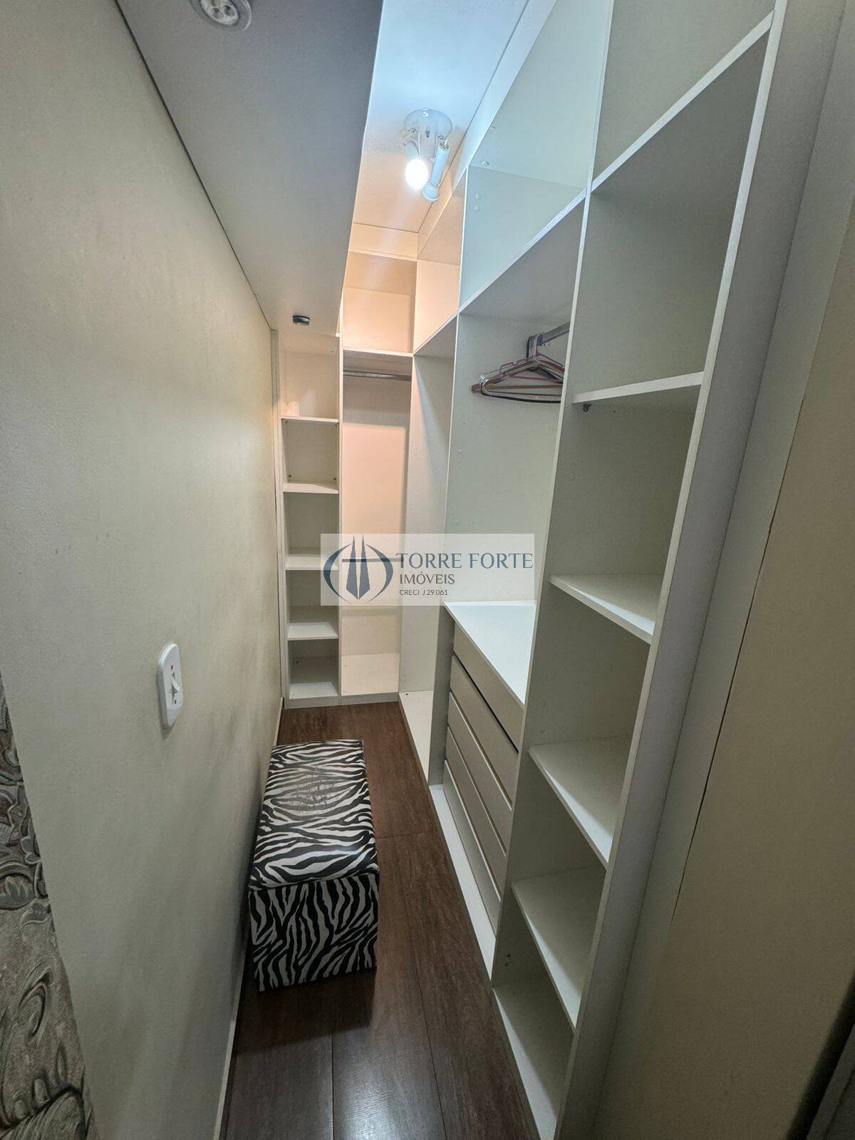 Apartamento para alugar com 2 quartos, 68m² - Foto 10