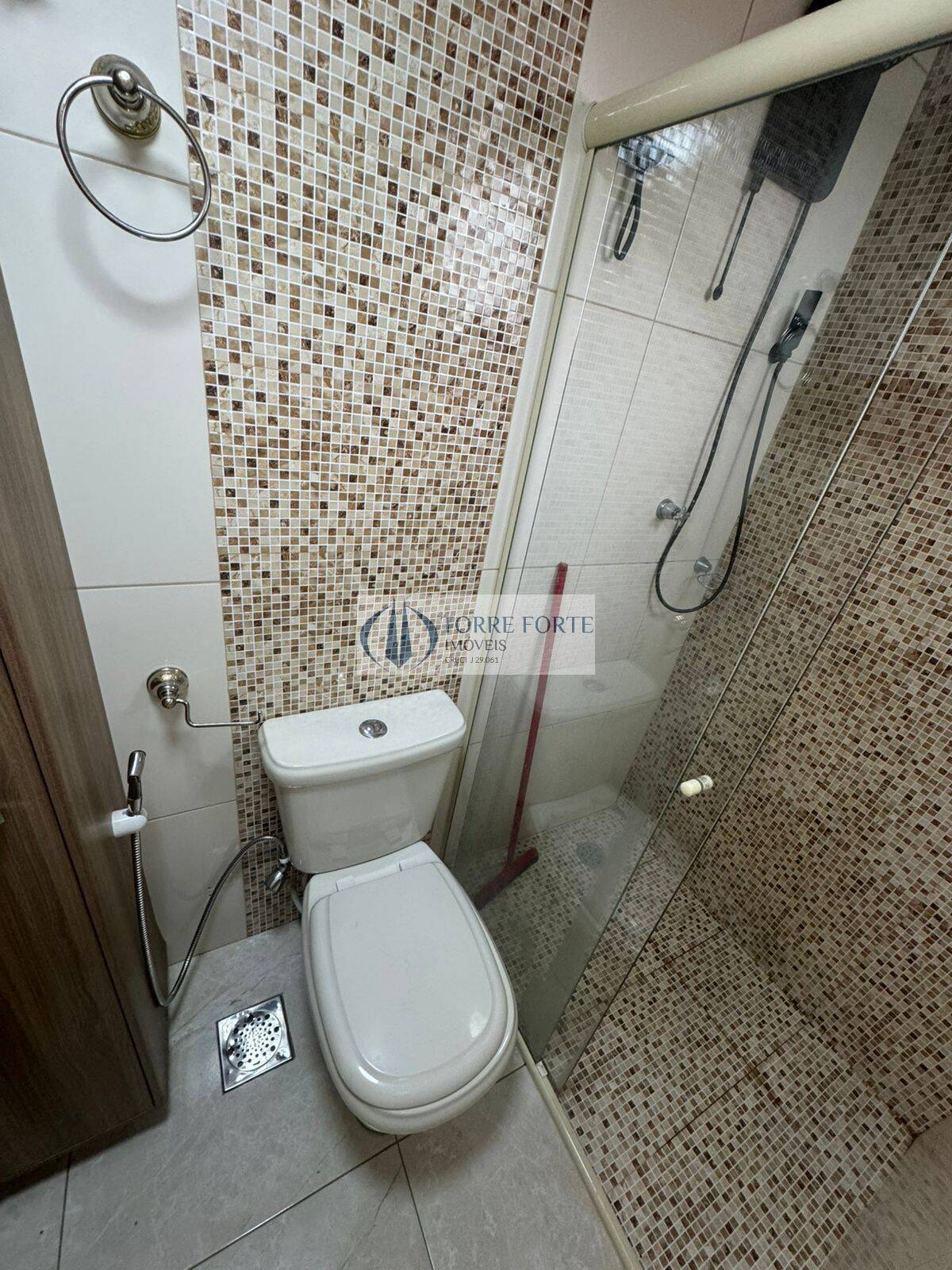 Apartamento para alugar com 2 quartos, 68m² - Foto 14