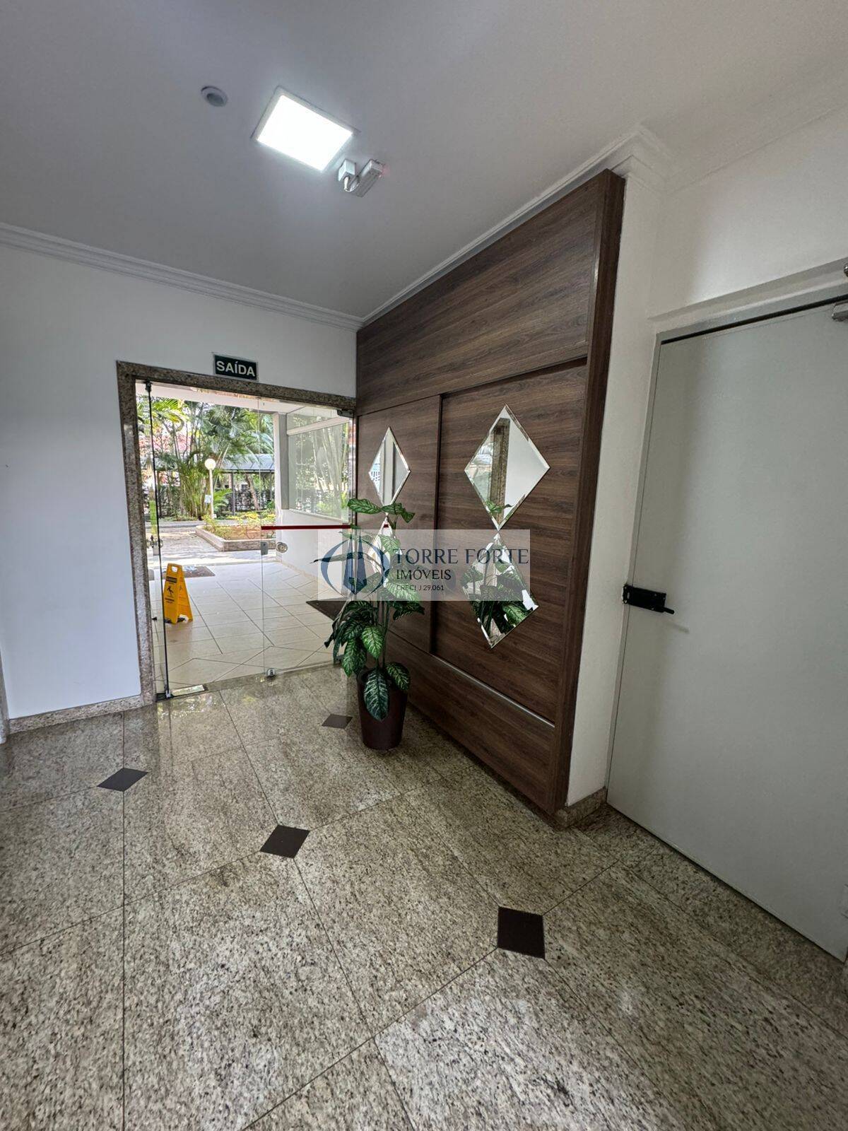 Apartamento para alugar com 2 quartos, 68m² - Foto 20