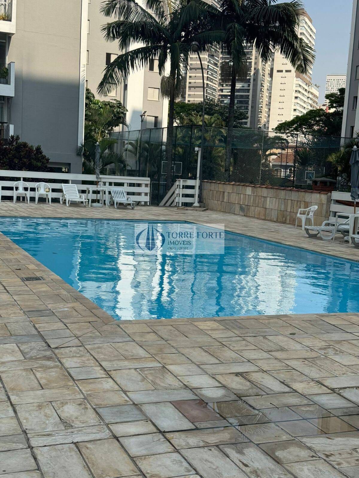 Apartamento para alugar com 2 quartos, 68m² - Foto 22