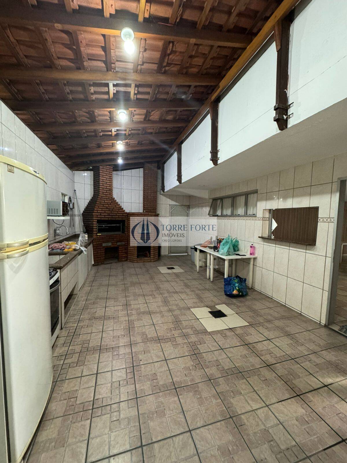 Apartamento para alugar com 2 quartos, 68m² - Foto 27