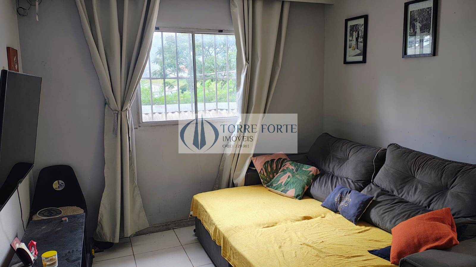Casa à venda com 2 quartos, 125m² - Foto 1