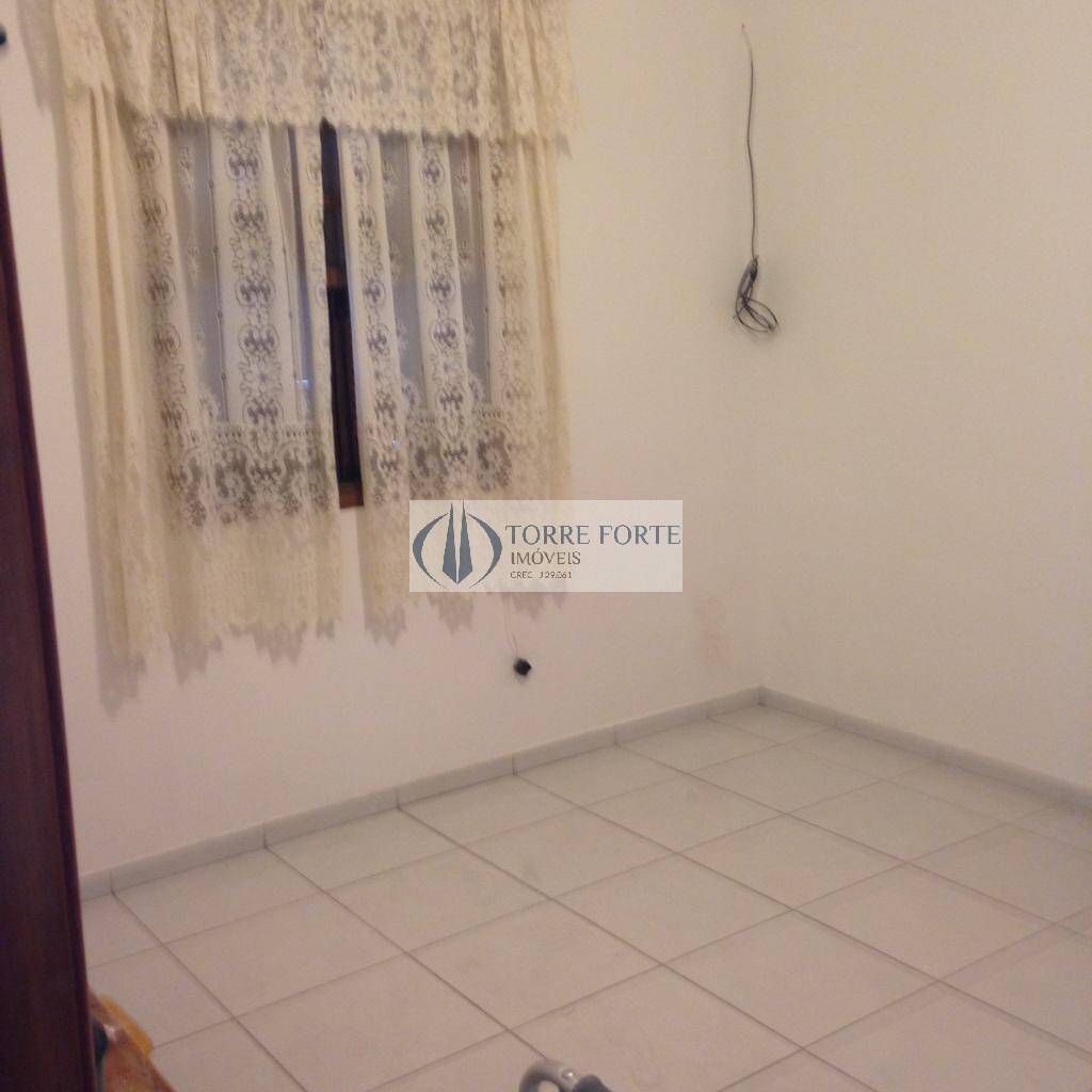 Casa à venda com 4 quartos, 163m² - Foto 4