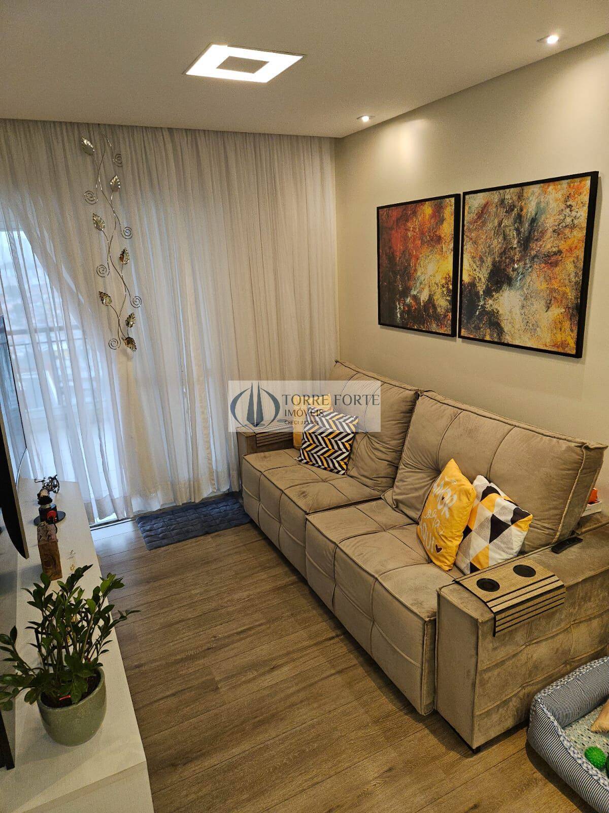 Apartamento à venda com 2 quartos, 67m² - Foto 1