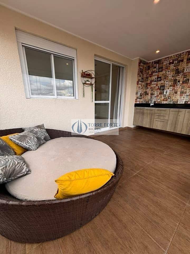 Apartamento à venda com 2 quartos, 67m² - Foto 3