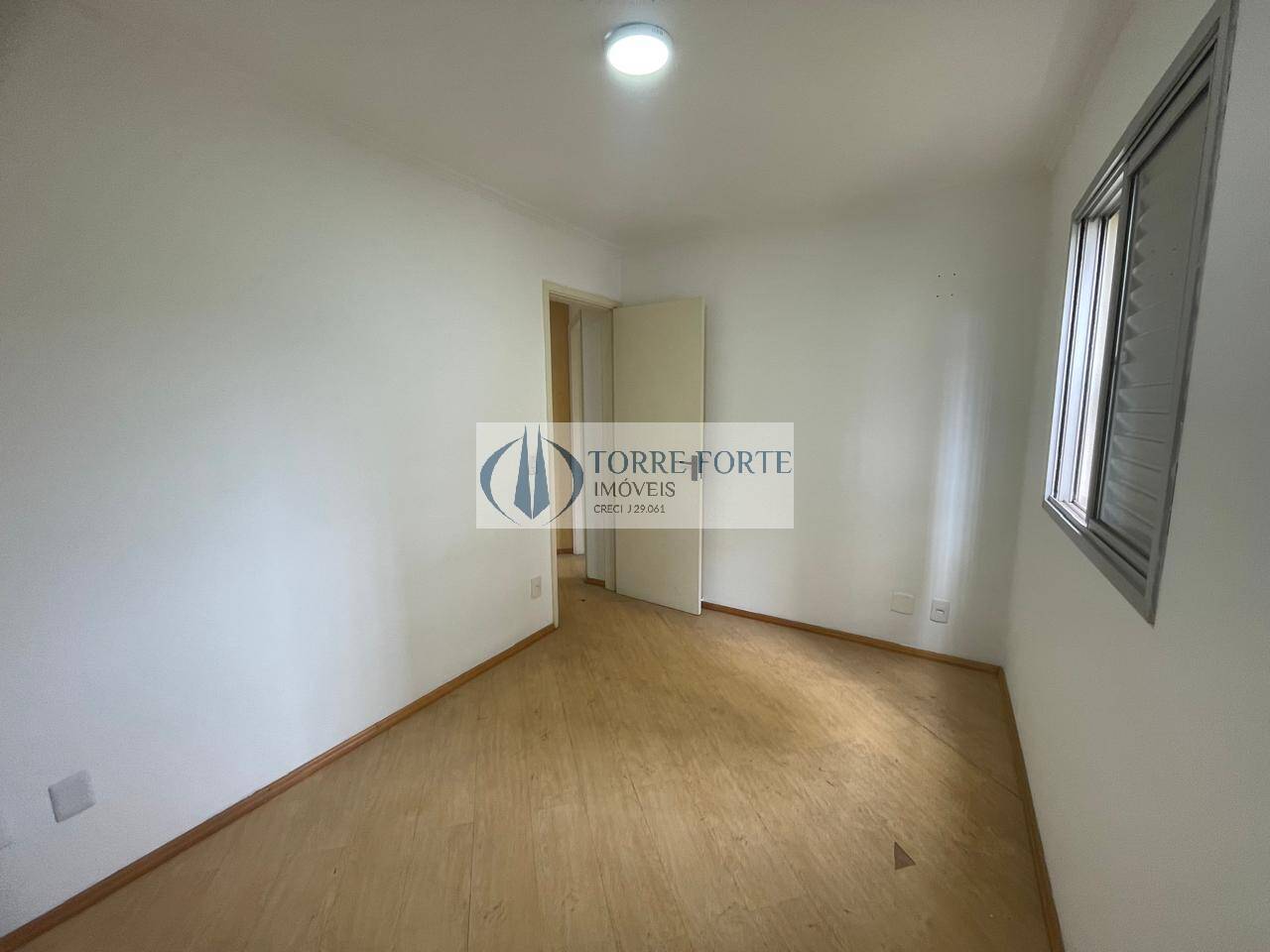 Apartamento à venda com 2 quartos, 56m² - Foto 11