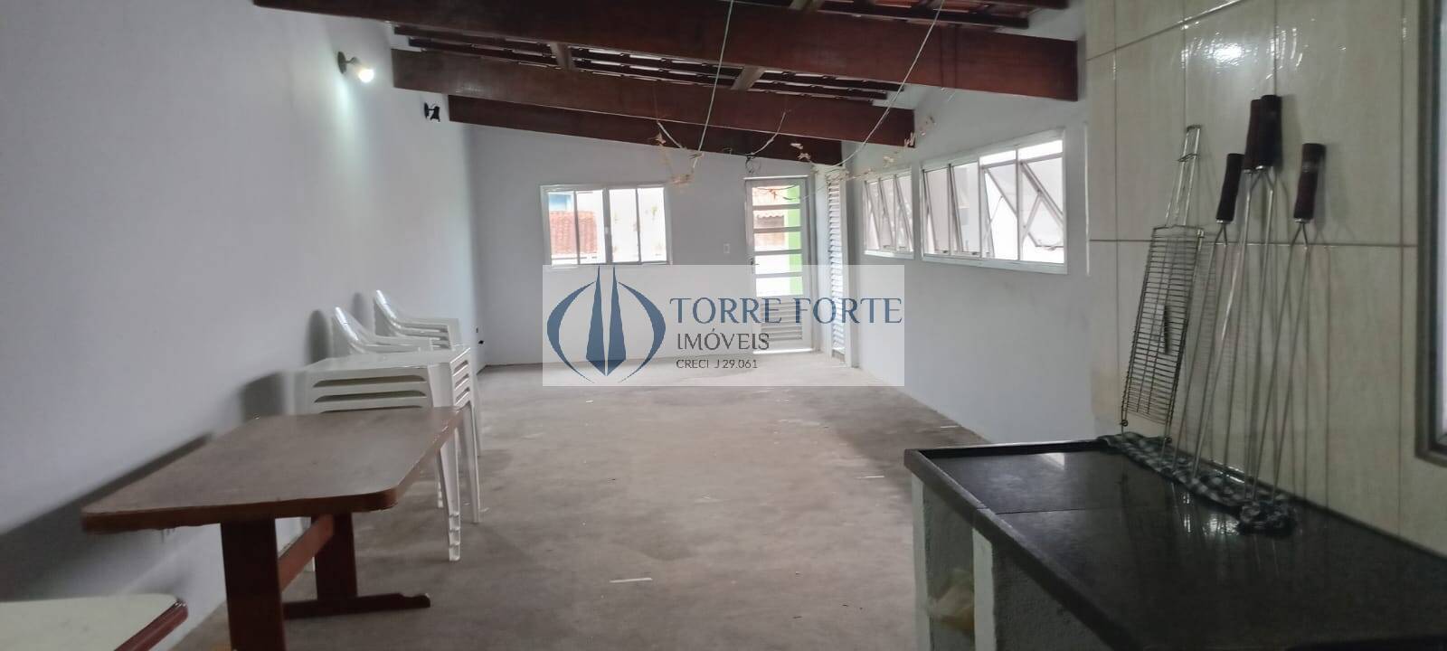 Sobrado à venda com 4 quartos, 193m² - Foto 1