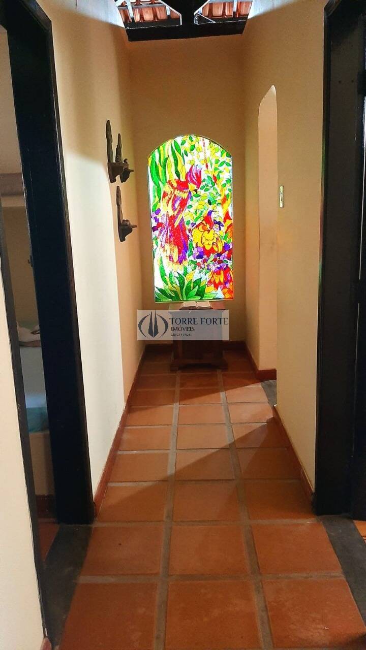 Casa à venda com 6 quartos, 1200m² - Foto 28