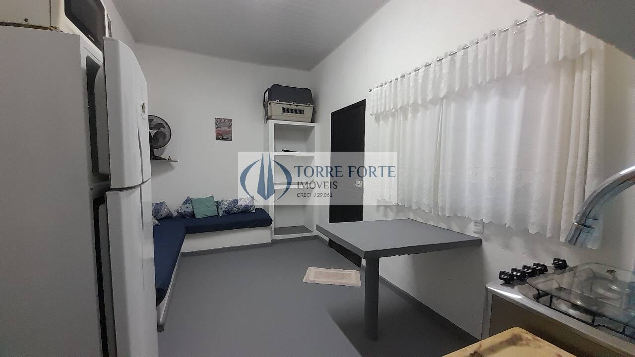 Casa à venda com 6 quartos, 1200m² - Foto 35