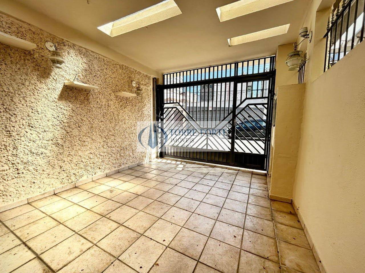 Sobrado à venda com 3 quartos, 70m² - Foto 1