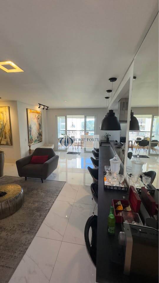 Apartamento à venda com 3 quartos, 131m² - Foto 1