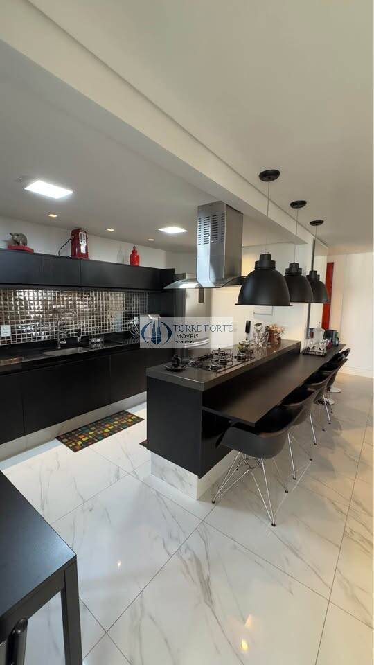 Apartamento à venda com 3 quartos, 131m² - Foto 2