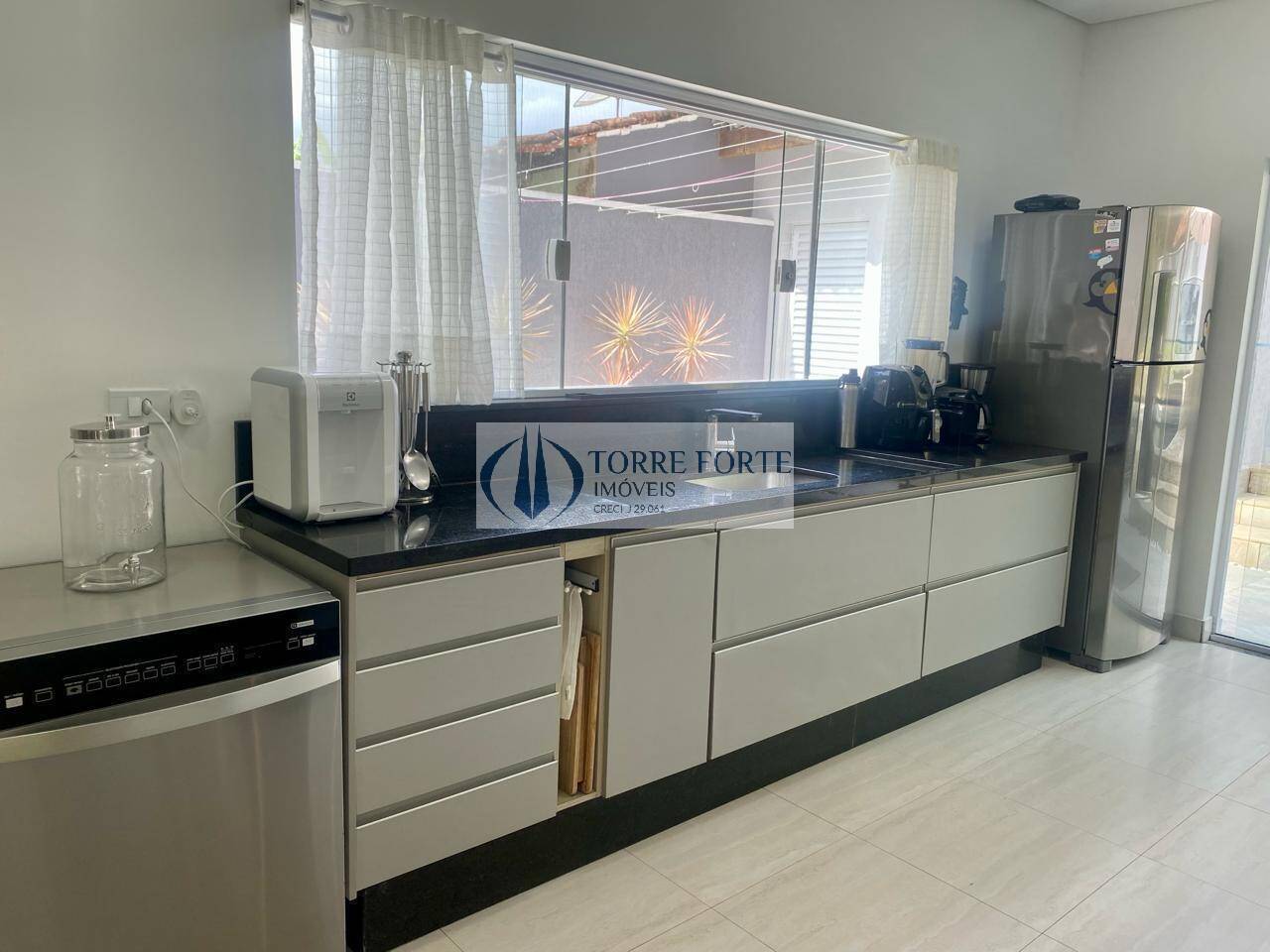Casa de Condomínio à venda com 4 quartos, 280m² - Foto 24