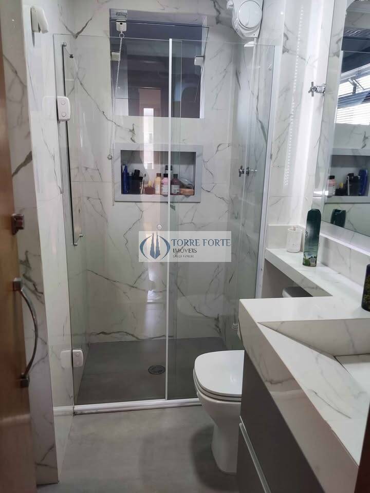 Apartamento à venda com 3 quartos, 131m² - Foto 2