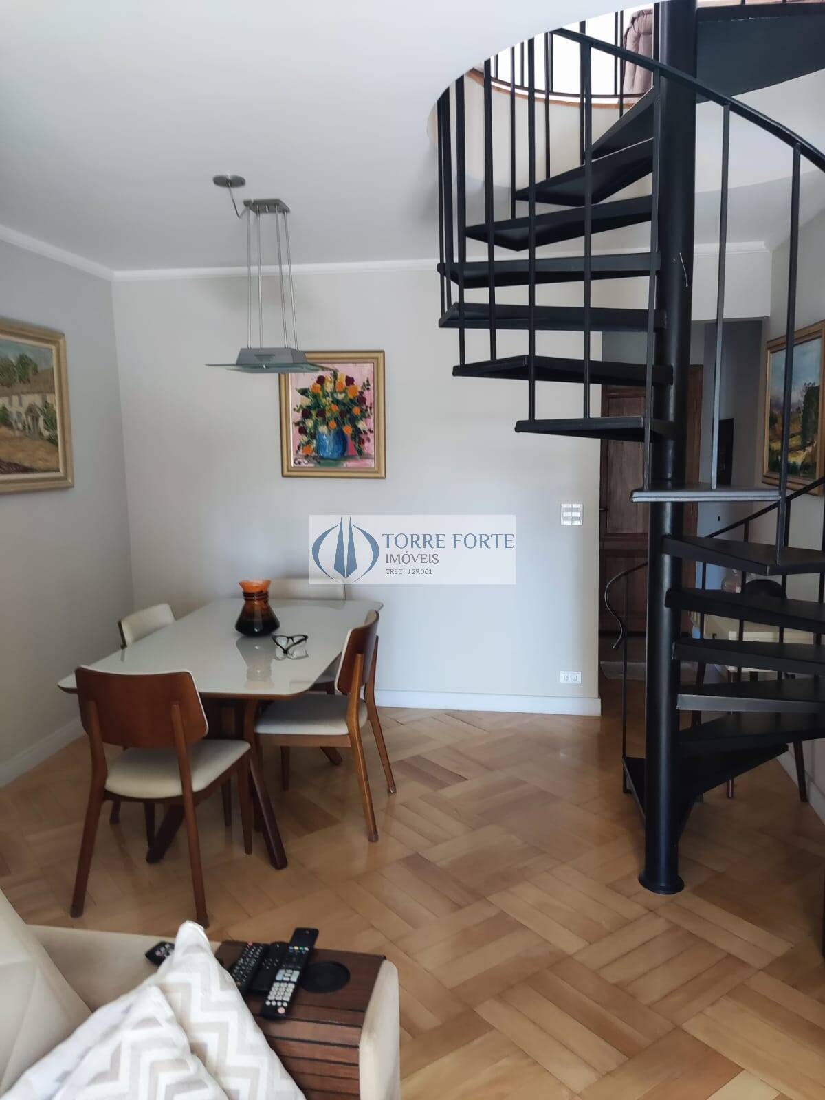 Apartamento à venda com 3 quartos, 131m² - Foto 3