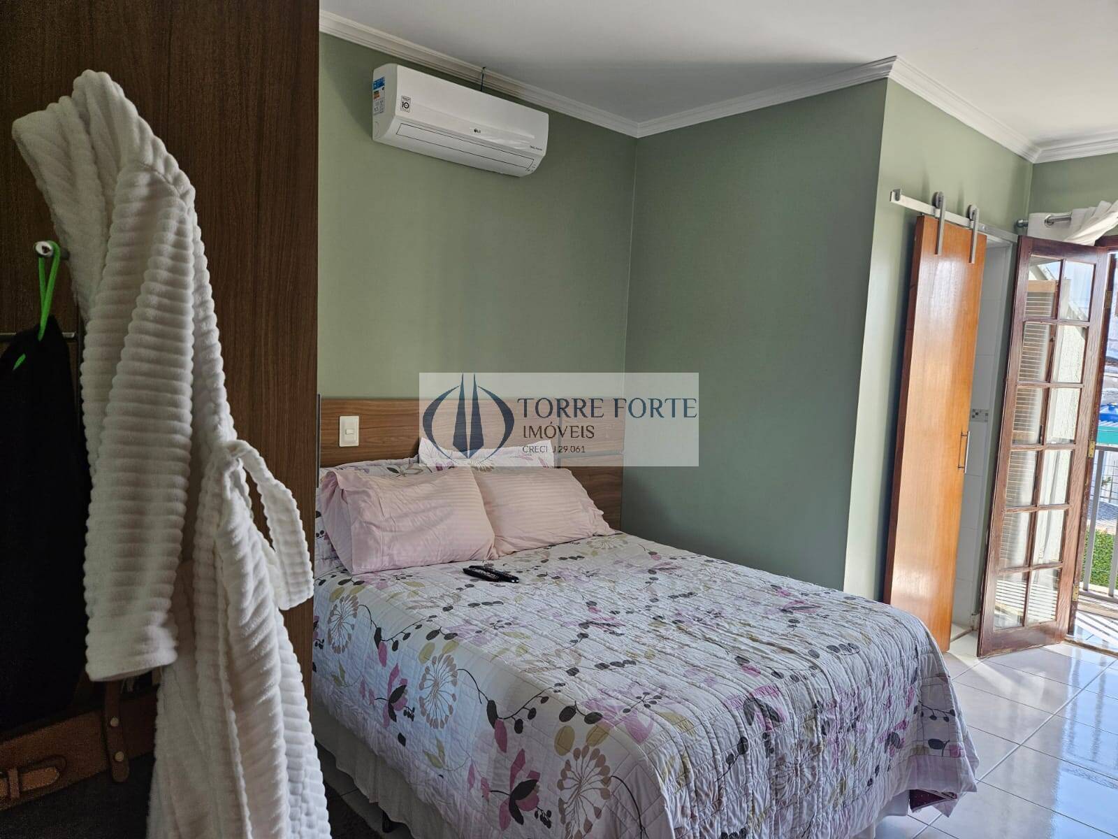 Casa à venda com 3 quartos, 200m² - Foto 17