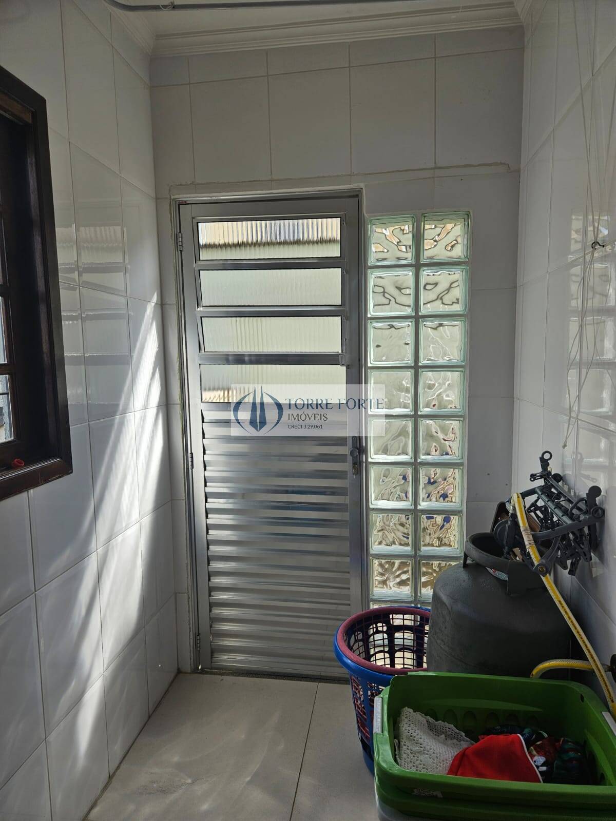 Casa à venda com 3 quartos, 200m² - Foto 27