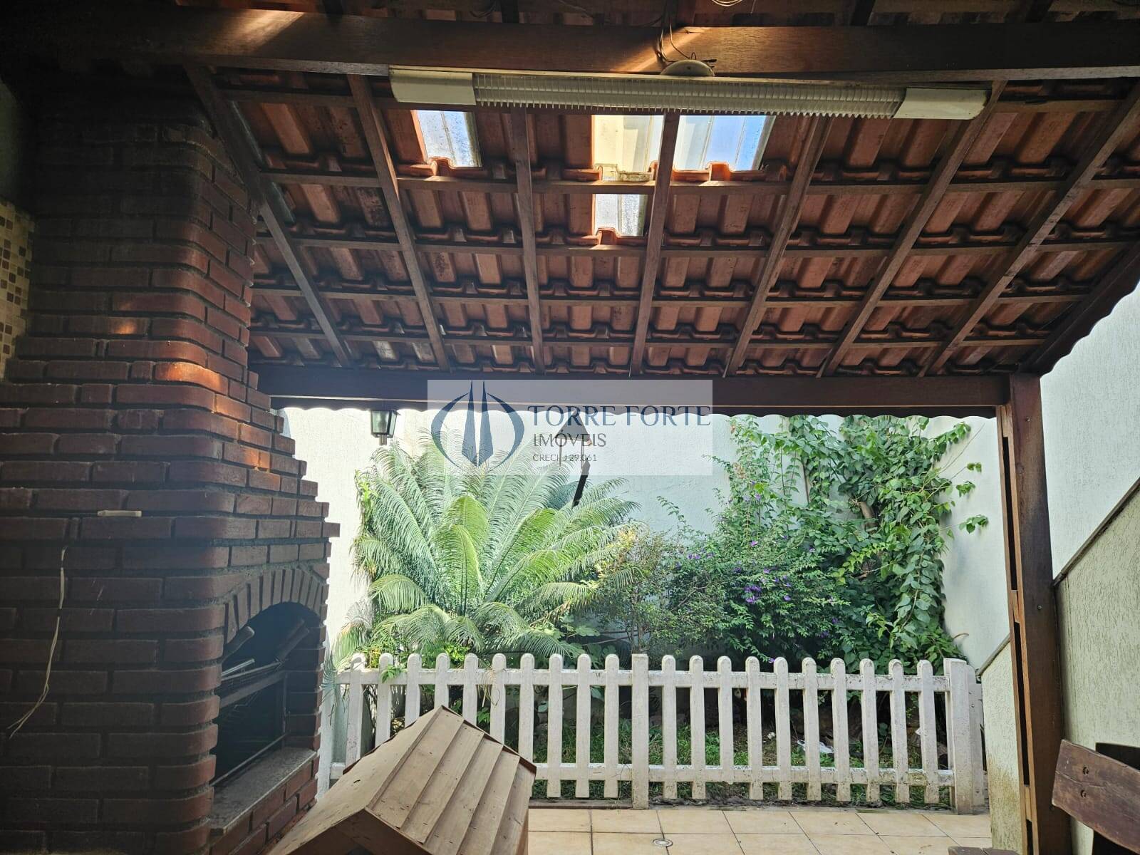 Casa à venda com 3 quartos, 200m² - Foto 31