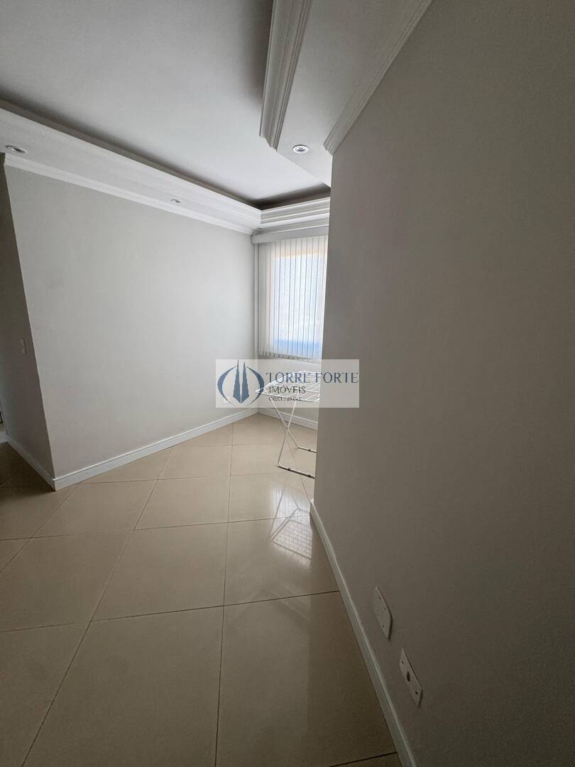 Apartamento à venda com 3 quartos, 60m² - Foto 2