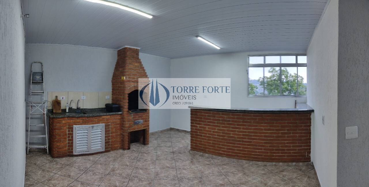 Casa à venda com 4 quartos, 180m² - Foto 1