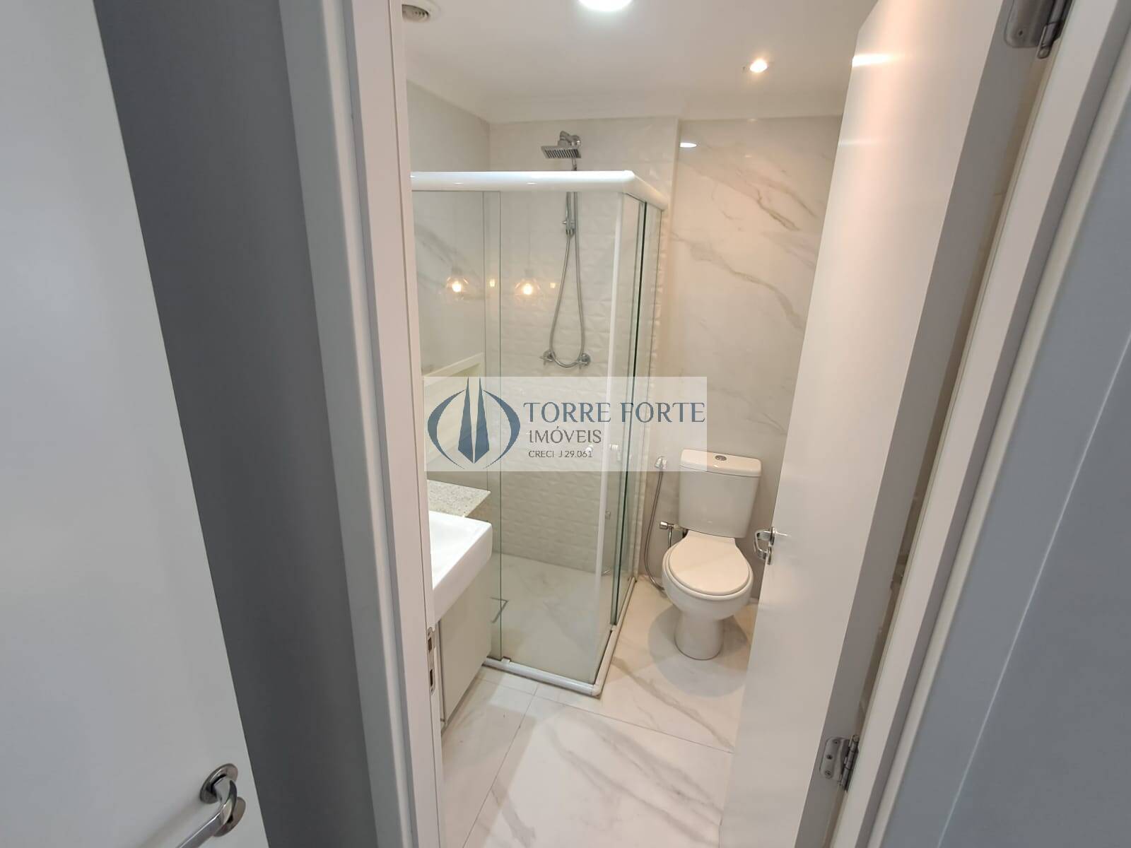 Apartamento à venda com 2 quartos, 63m² - Foto 21