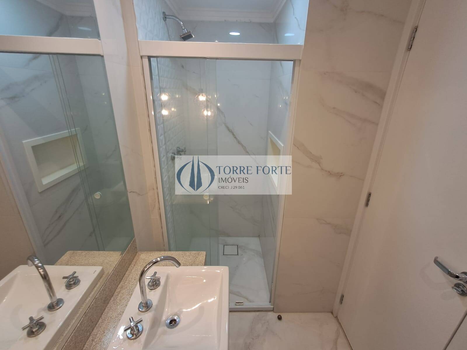 Apartamento à venda com 2 quartos, 63m² - Foto 17