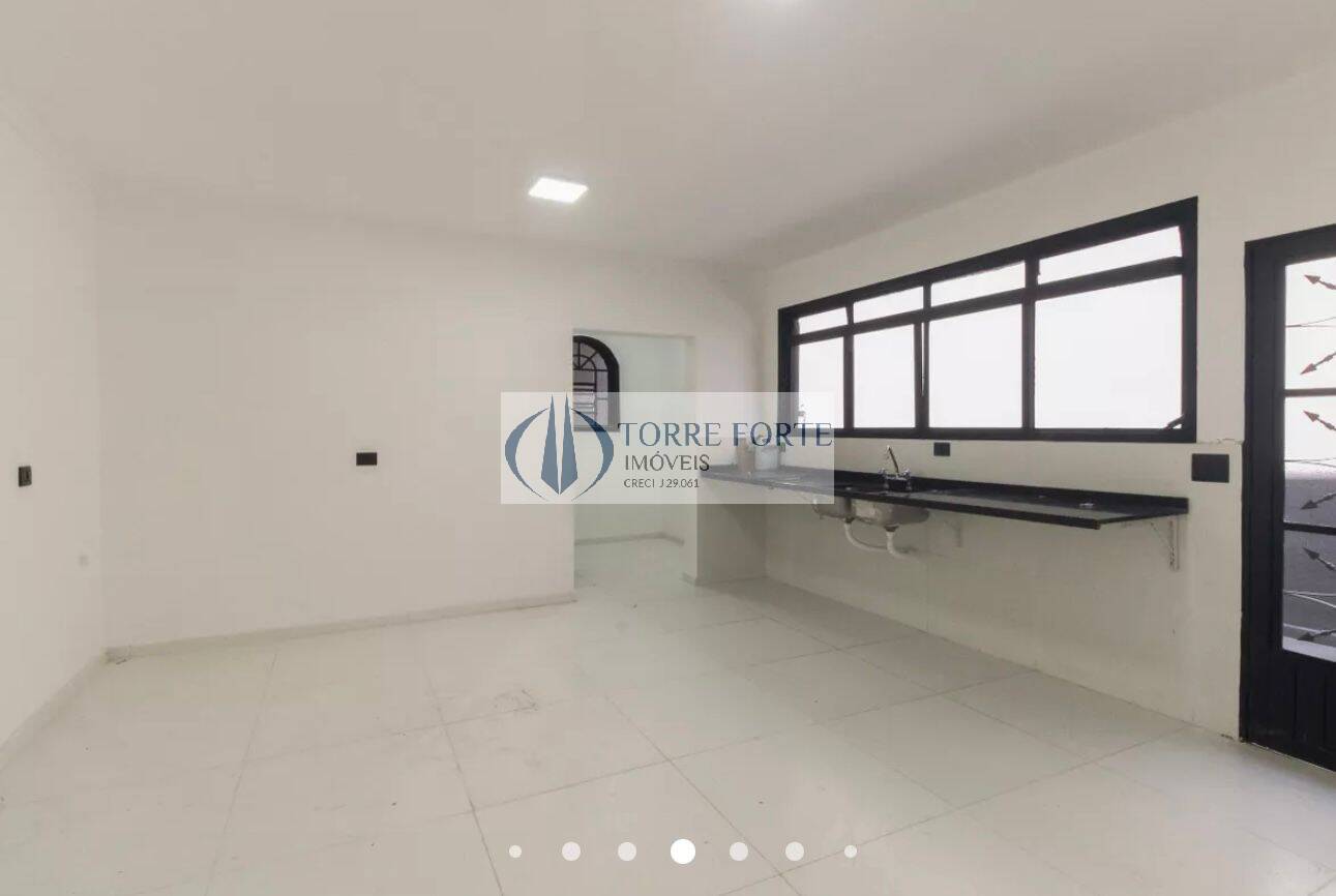 Casa à venda com 3 quartos, 216m² - Foto 7