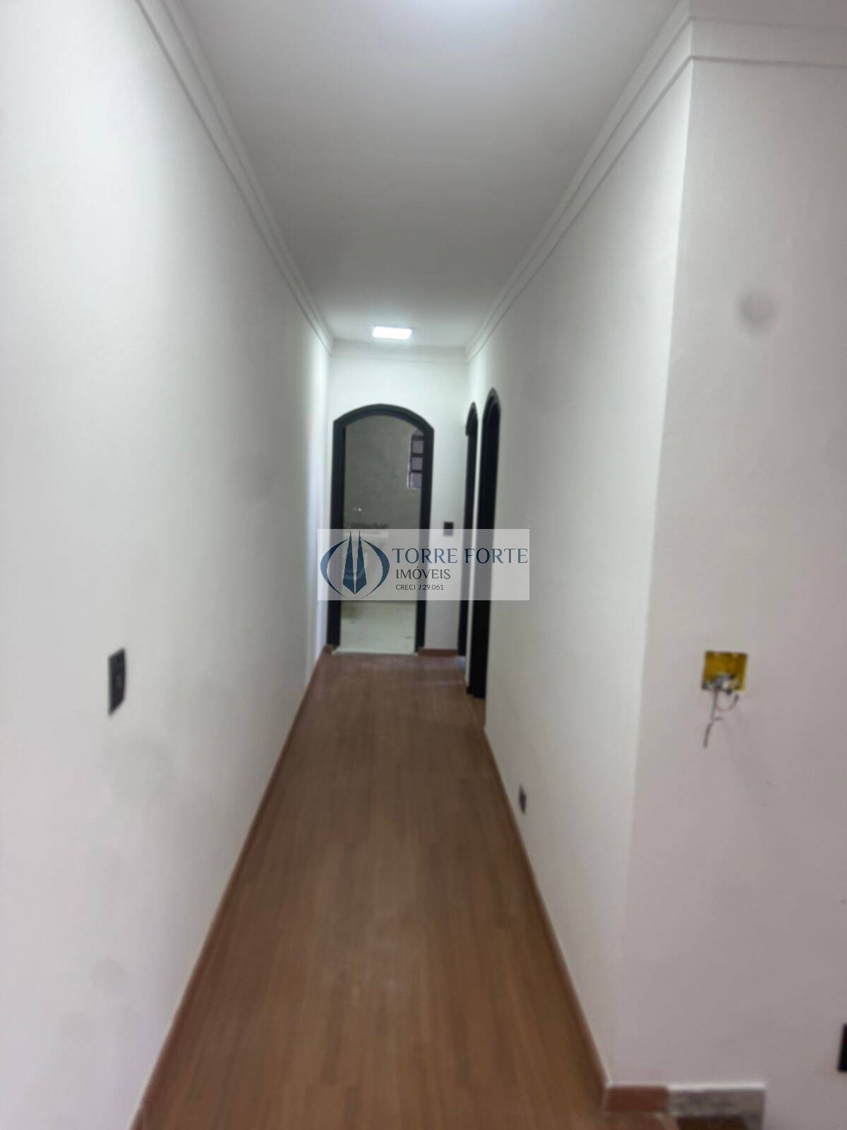Casa à venda com 3 quartos, 216m² - Foto 4