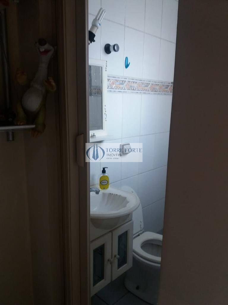 Casa à venda com 2 quartos, 150m² - Foto 8