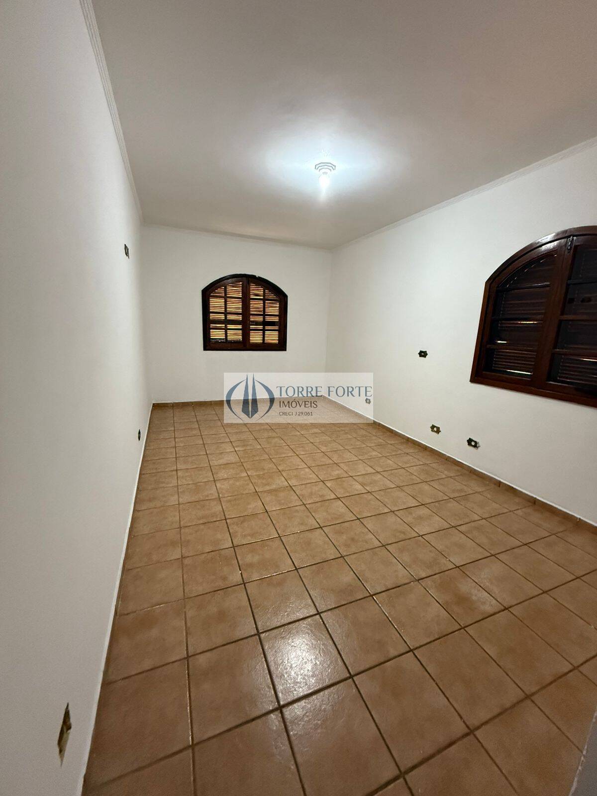 Casa à venda com 4 quartos, 263m² - Foto 4