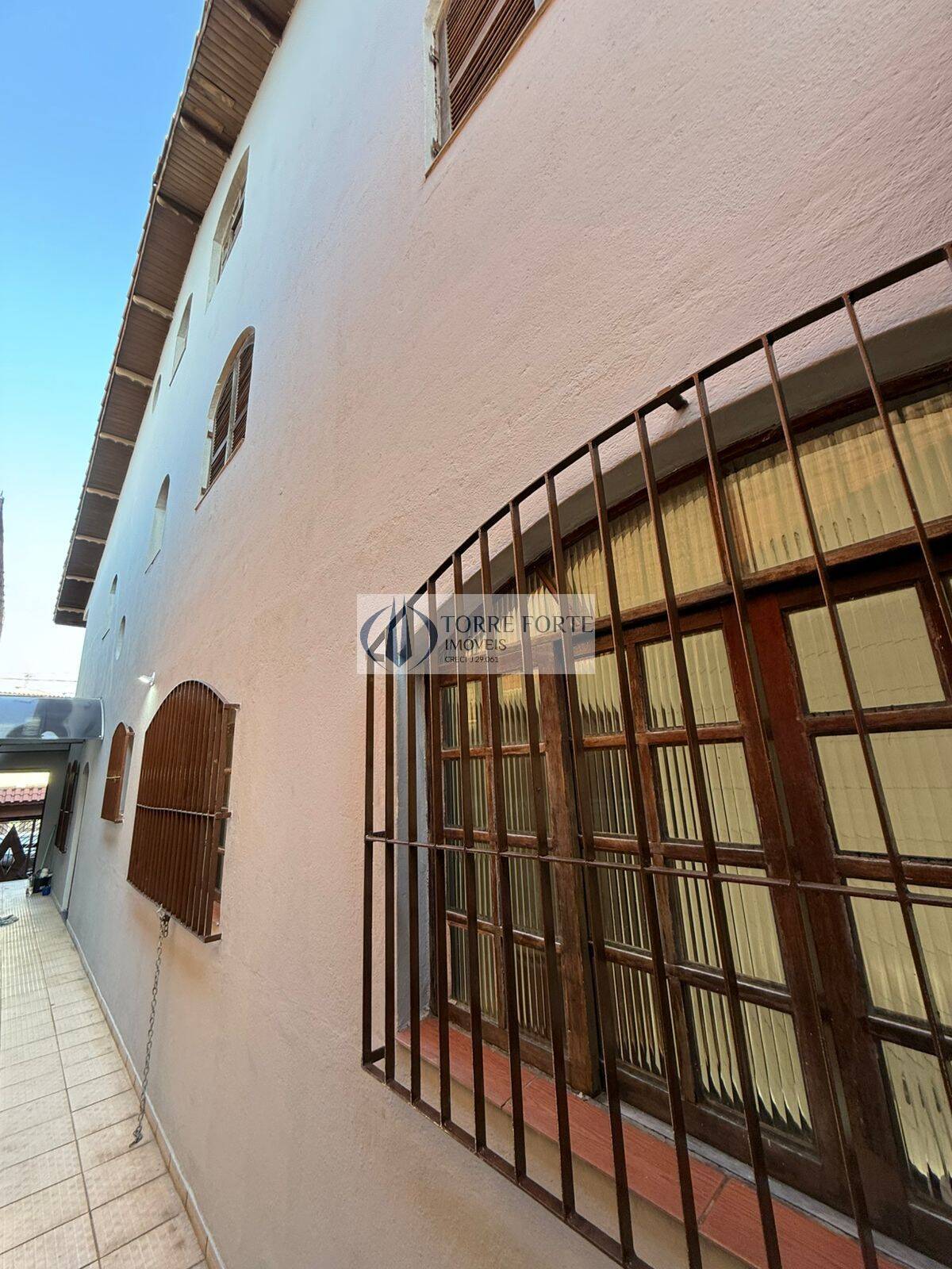 Casa à venda com 4 quartos, 263m² - Foto 23