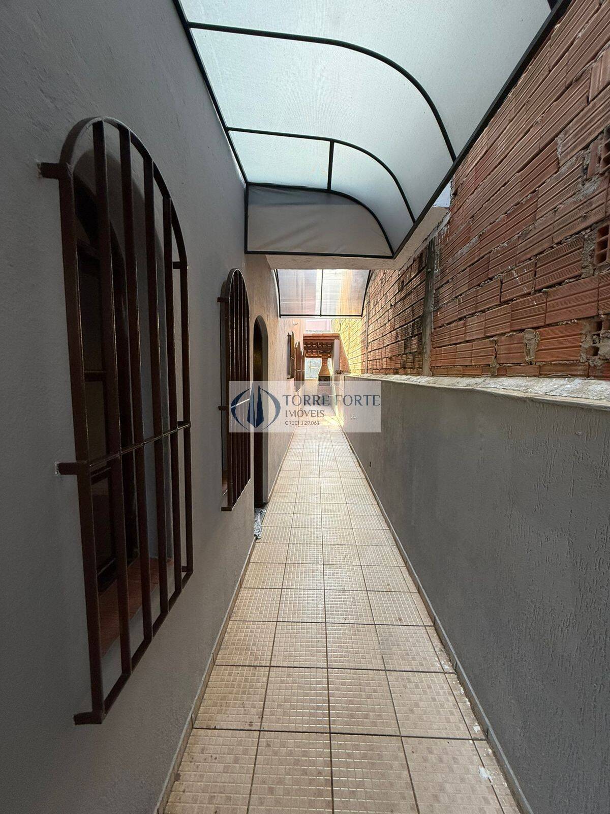 Casa à venda com 4 quartos, 263m² - Foto 25