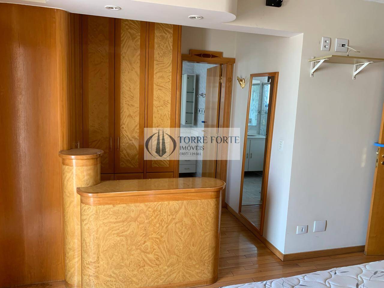 Apartamento à venda com 3 quartos, 250m² - Foto 3