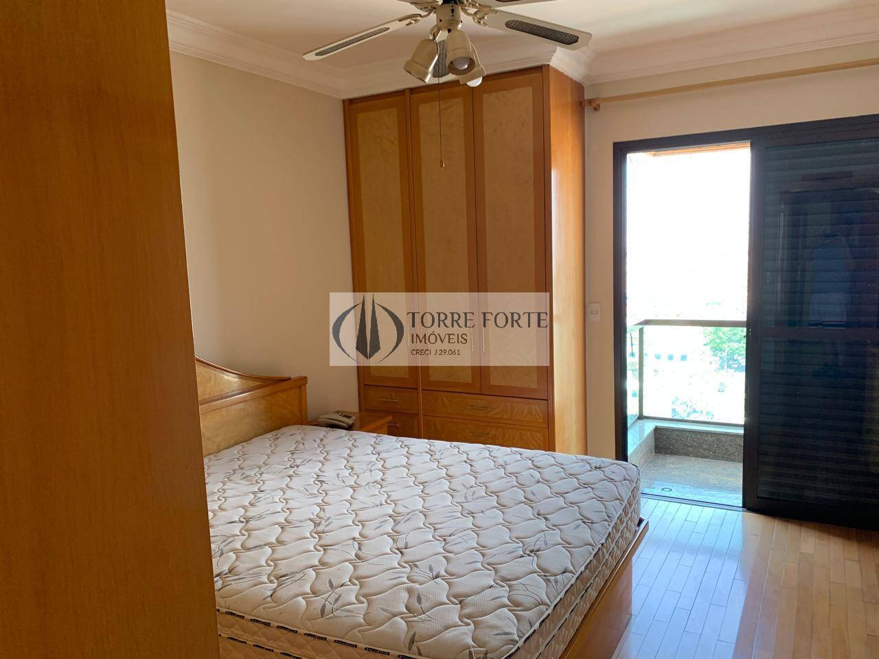 Apartamento à venda com 3 quartos, 250m² - Foto 4
