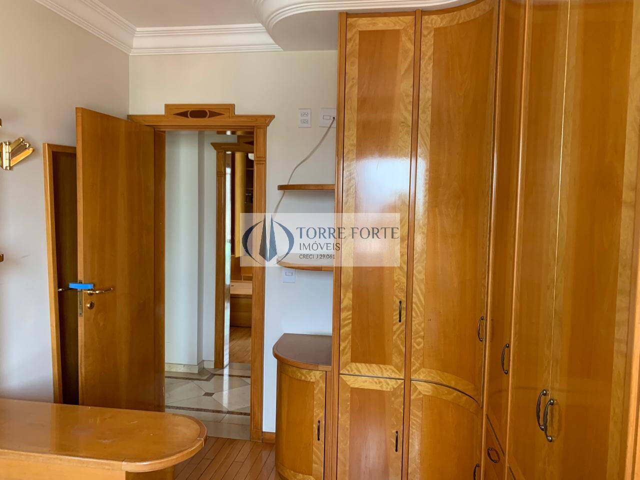 Apartamento à venda com 3 quartos, 250m² - Foto 7