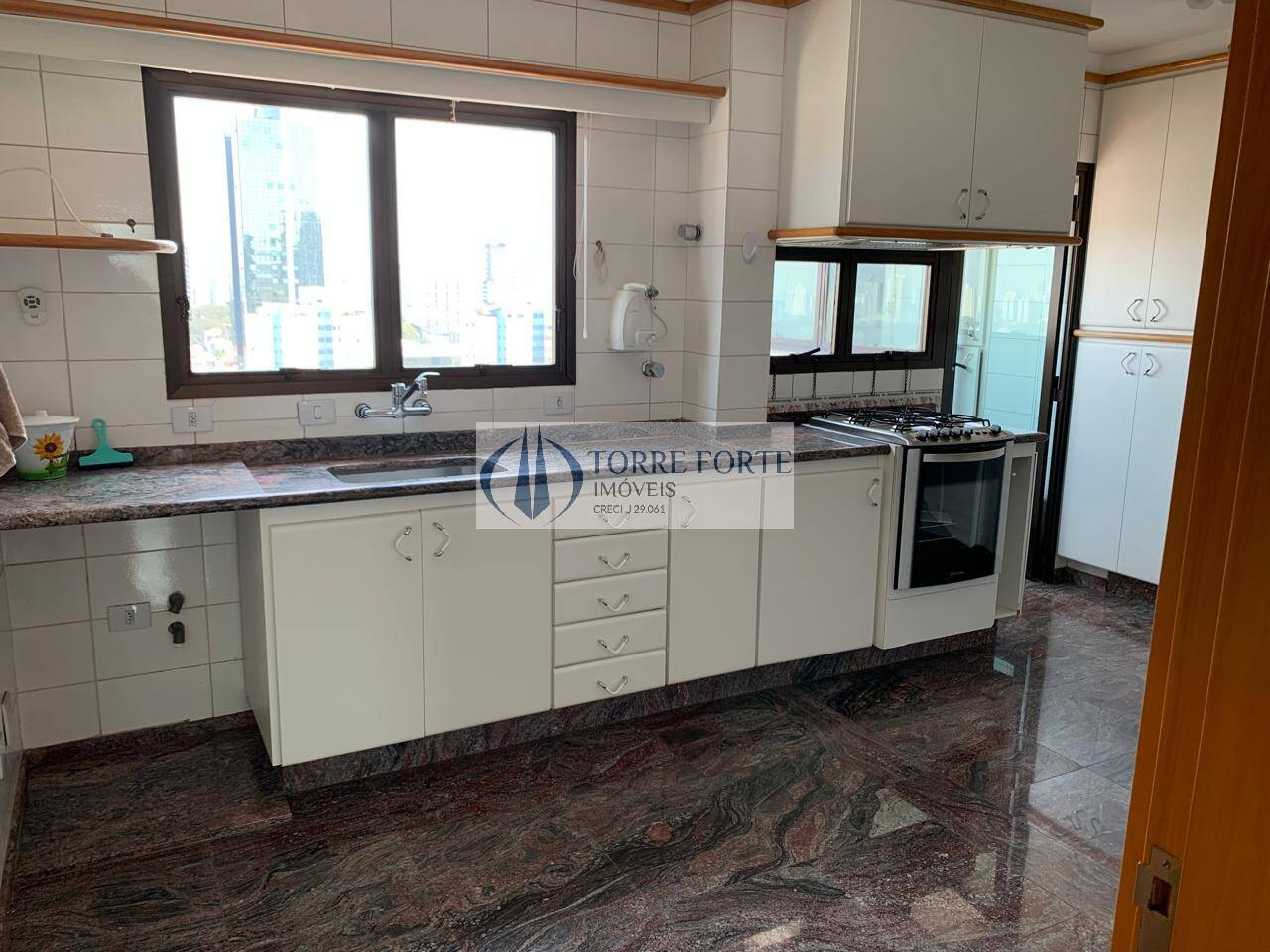 Apartamento à venda com 3 quartos, 250m² - Foto 23